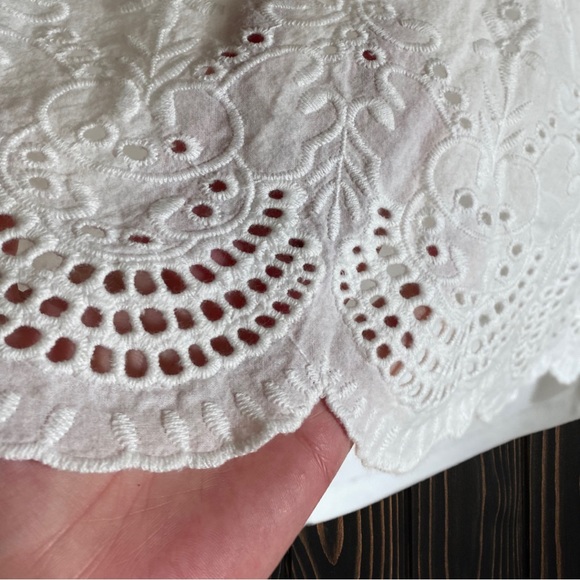 MIXED MEDIA SLEEVELESS EYELET TANK TOP BLOUSE - Picture 5 of 11